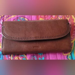 Fossil cleo clutch wallet